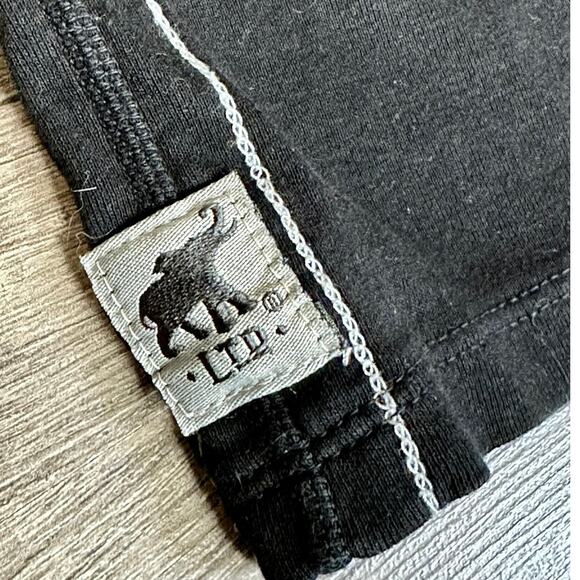 Trunk Ltd Def Leopard Tee - Picture 4 of 4